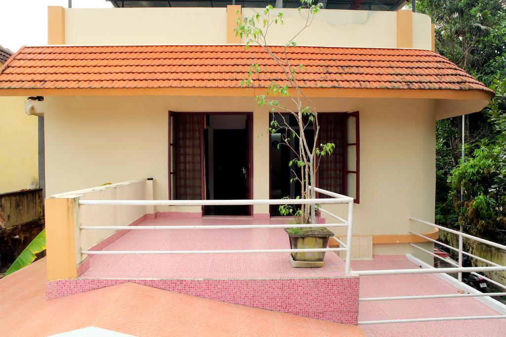 לינה וארוחת בוקר Kochi Das Residency מראה חיצוני תמונה