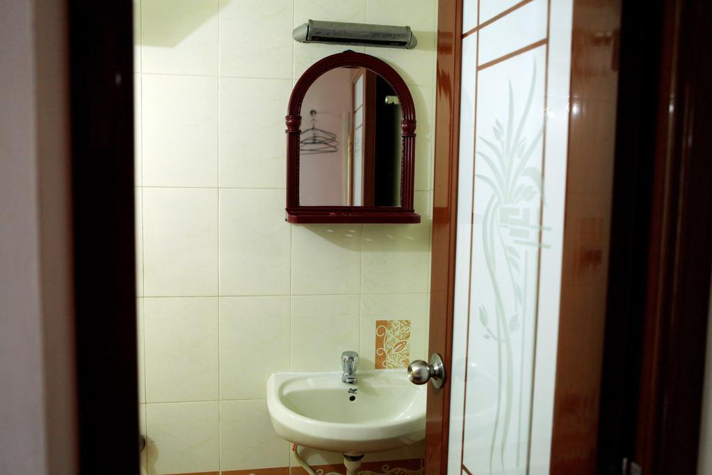 לינה וארוחת בוקר Kochi Das Residency מראה חיצוני תמונה